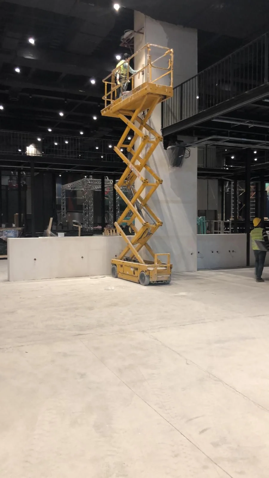 DasDas alanında makaslı platformla yürütülen uygulama